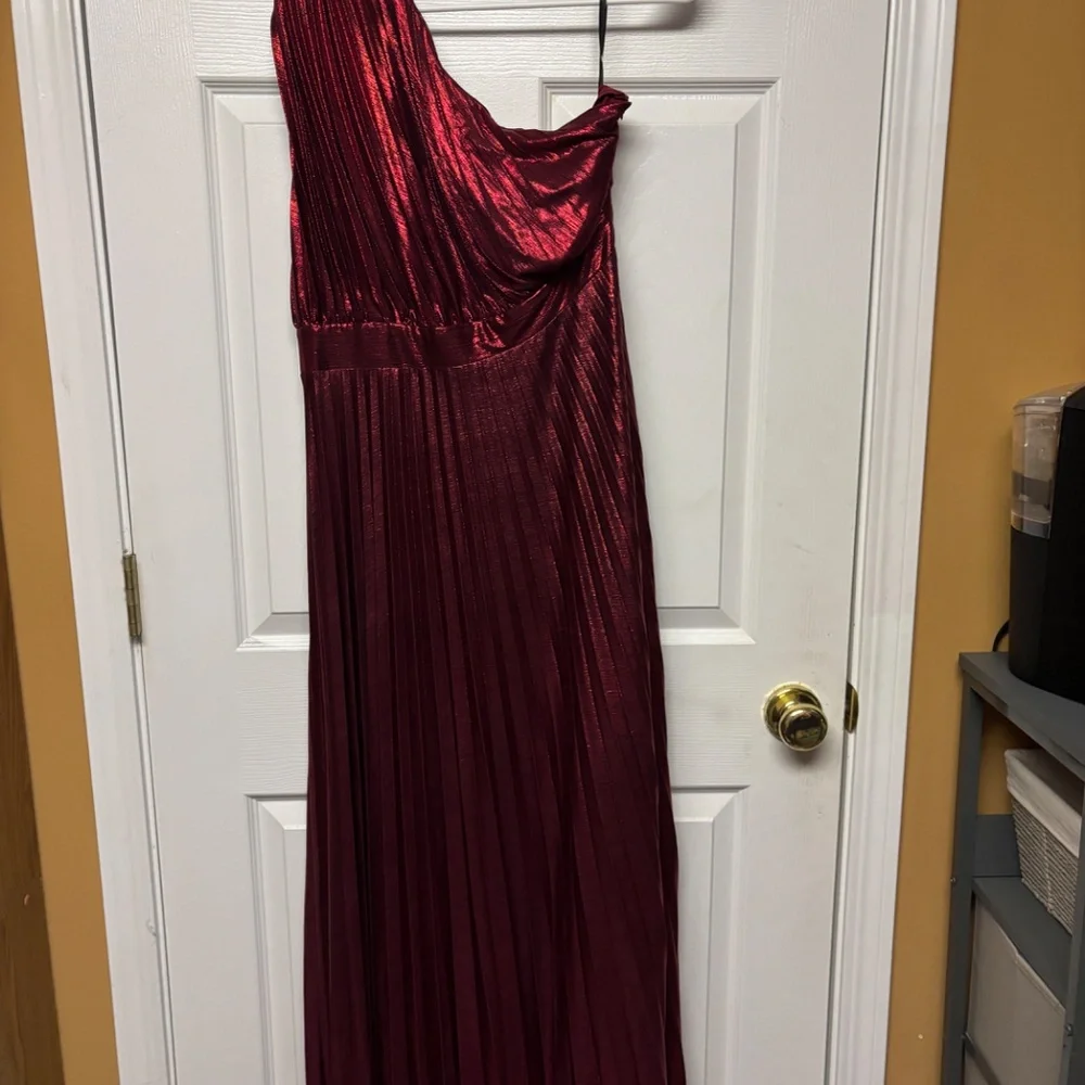 Aomei Red Dress - Picture 2 of 2